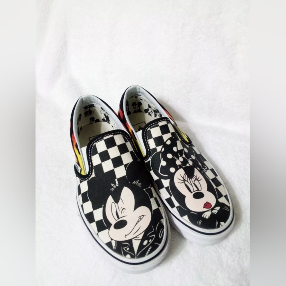 Vans Disney Mickey & Minnie Mouse Checkered Flames size Men’s 4/Women's 5.5